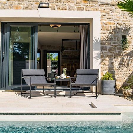 فيلا Stone House With Pool Poeta Pridraga المظهر الخارجي الصورة