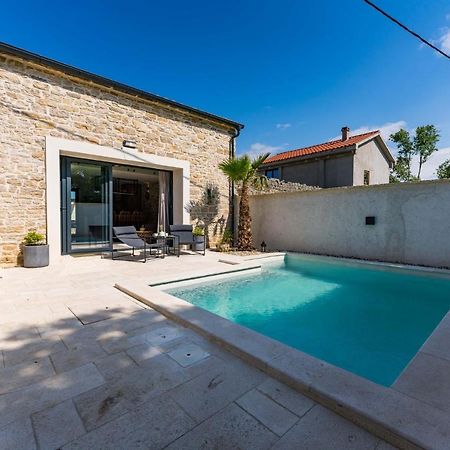 فيلا Stone House With Pool Poeta Pridraga المظهر الخارجي الصورة