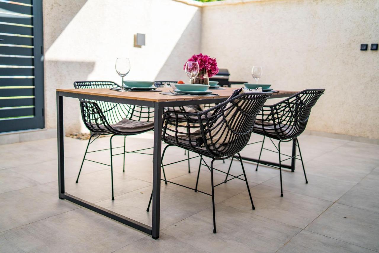 فيلا Stone House With Pool Poeta Pridraga المظهر الخارجي الصورة