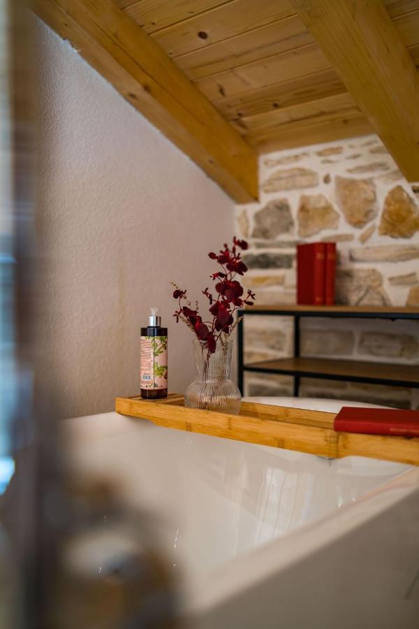 فيلا Stone House With Pool Poeta Pridraga المظهر الخارجي الصورة