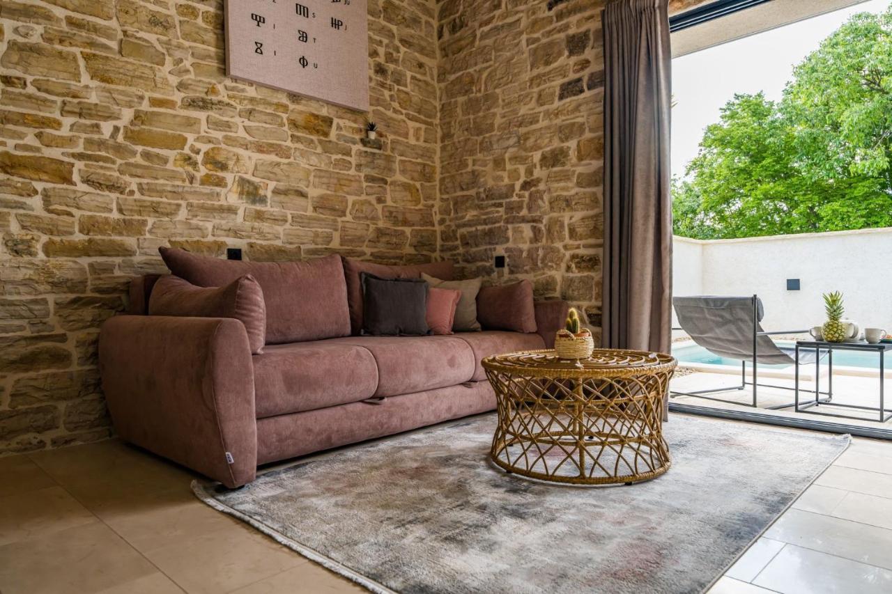 فيلا Stone House With Pool Poeta Pridraga المظهر الخارجي الصورة